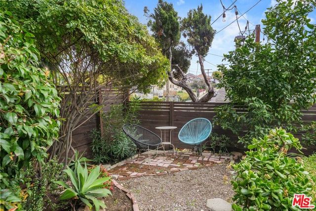 2302 Berkeley Avenue, Los Angeles, CA 90026