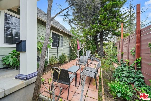 2302 Berkeley Avenue, Los Angeles, CA 90026