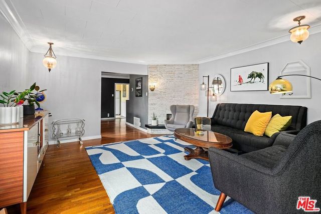 2302 Berkeley Avenue, Los Angeles, CA 90026