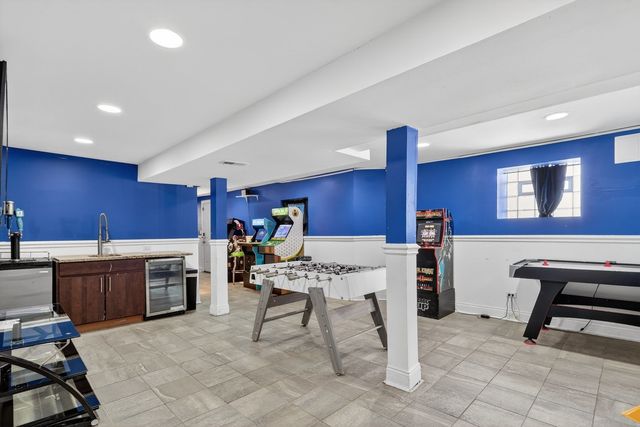 7027 S Harper Avenue, Chicago, IL 60637