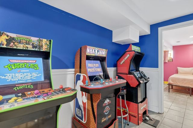 7027 S Harper Avenue, Chicago, IL 60637