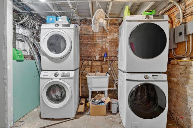 7027 S Harper Avenue, Chicago, IL 60637