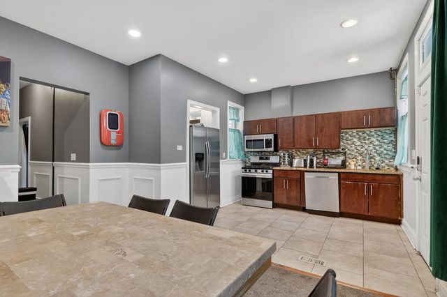 7027 S Harper Avenue, Chicago, IL 60637