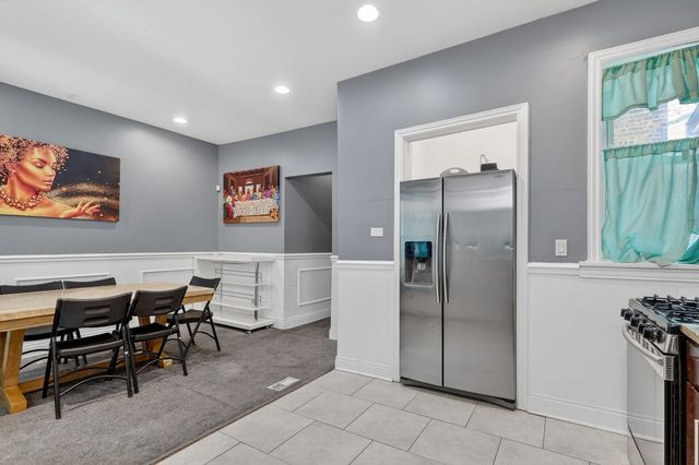 7027 S Harper Avenue, Chicago, IL 60637