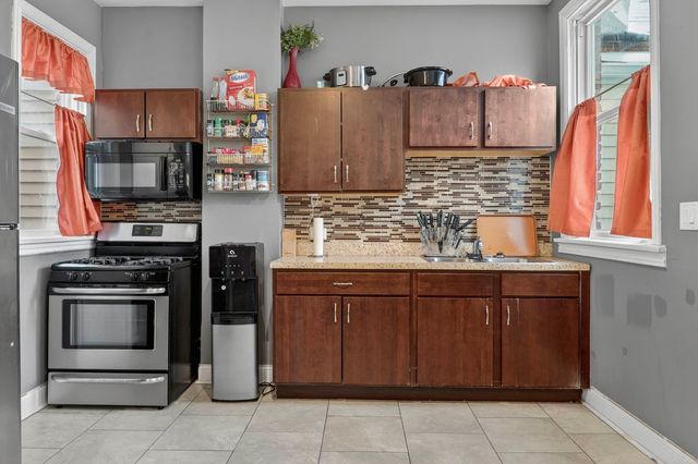 7027 S Harper Avenue, Chicago, IL 60637