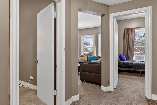 7027 S Harper Avenue, Chicago, IL 60637