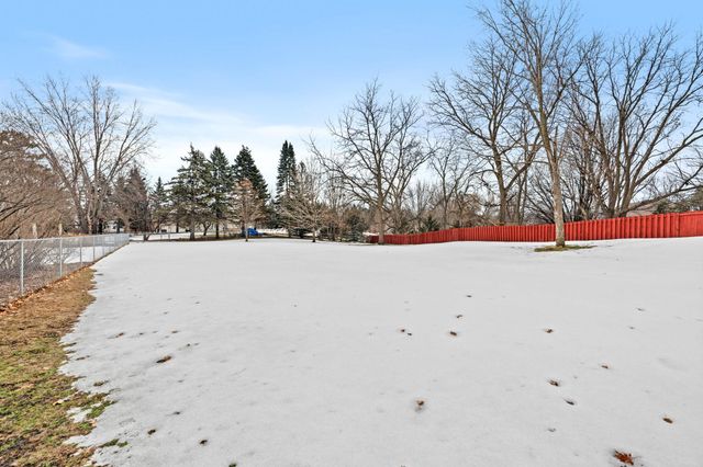 5038 142nd Path W, Apple Valley, MN 55124