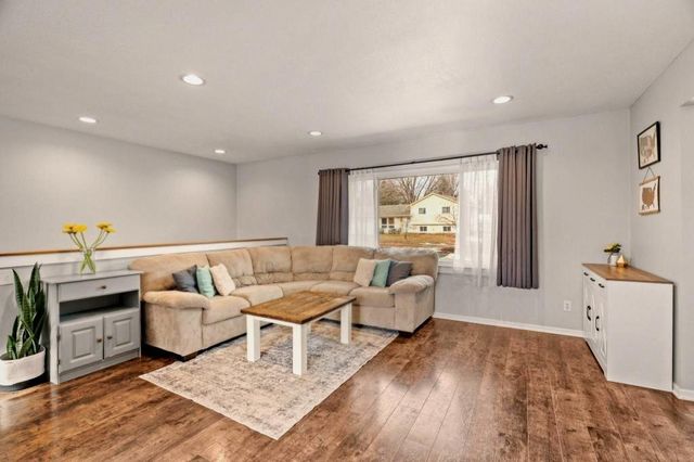 5038 142nd Path W, Apple Valley, MN 55124