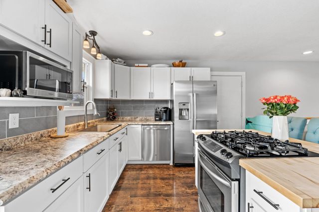 5038 142nd Path W, Apple Valley, MN 55124