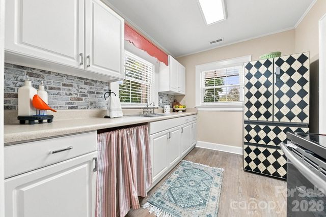 312 Sharon Avenue NW, Lenoir, NC 28645