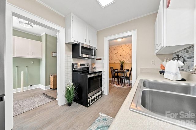 312 Sharon Avenue NW, Lenoir, NC 28645