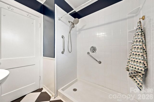 312 Sharon Avenue NW, Lenoir, NC 28645