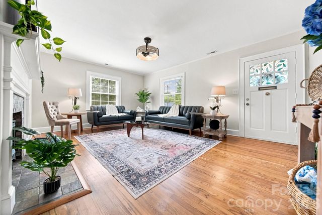 312 Sharon Avenue NW, Lenoir, NC 28645