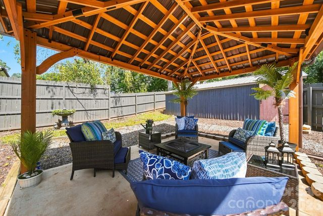 312 Sharon Avenue NW, Lenoir, NC 28645