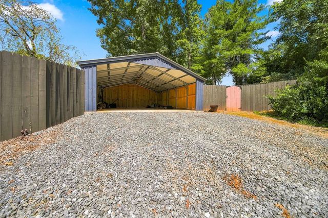 312 Sharon Avenue NW, Lenoir, NC 28645