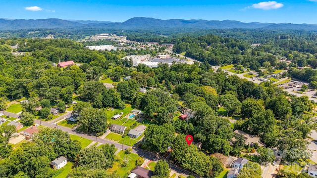312 Sharon Avenue NW, Lenoir, NC 28645