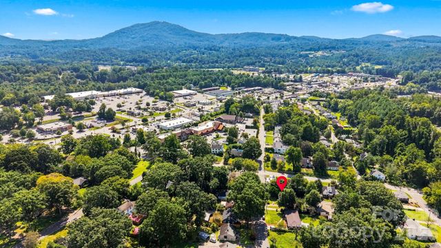 312 Sharon Avenue NW, Lenoir, NC 28645