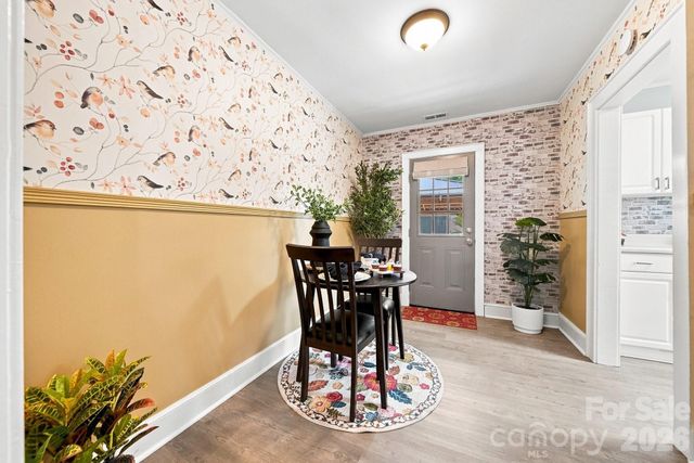 312 Sharon Avenue NW, Lenoir, NC 28645