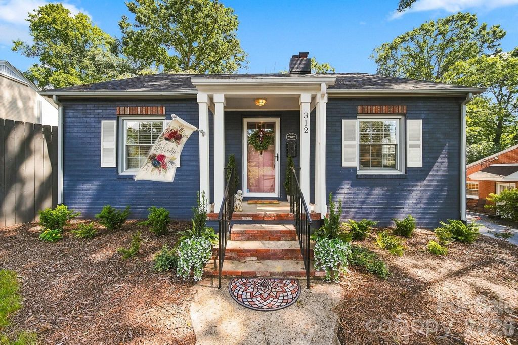 312 Sharon Avenue NW, Lenoir, NC 28645