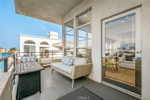 647 1st Place, Hermosa Beach, CA 90254
