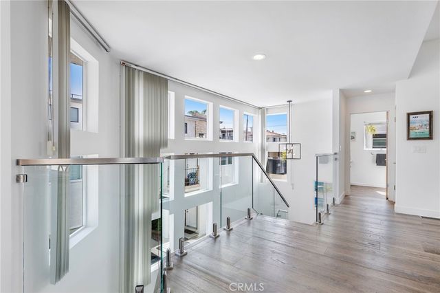 647 1st Place, Hermosa Beach, CA 90254