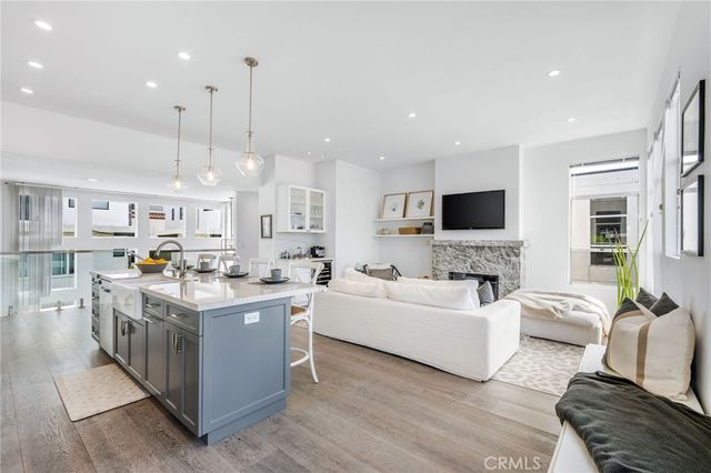 647 1st Place, Hermosa Beach, CA 90254