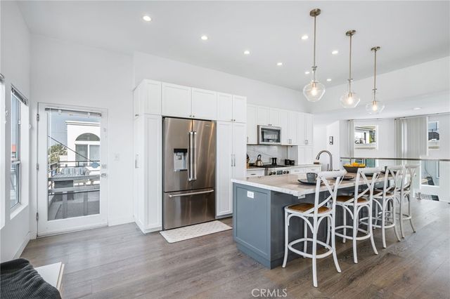 647 1st Place, Hermosa Beach, CA 90254