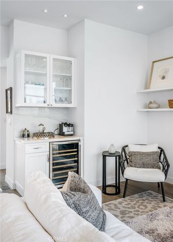 647 1st Place, Hermosa Beach, CA 90254