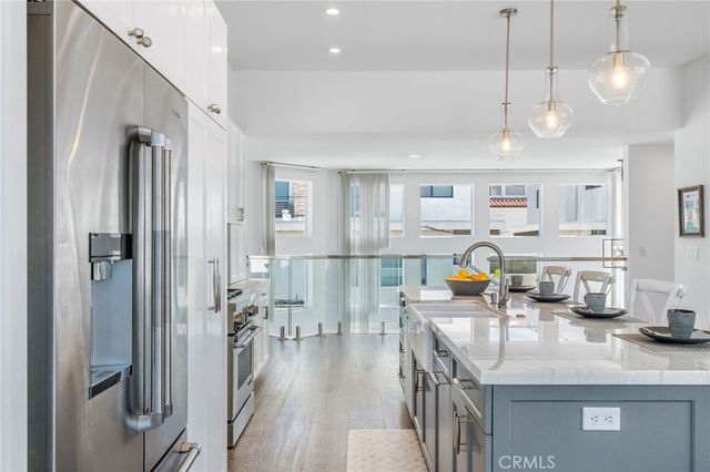 647 1st Place, Hermosa Beach, CA 90254