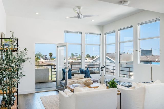 647 1st Place, Hermosa Beach, CA 90254