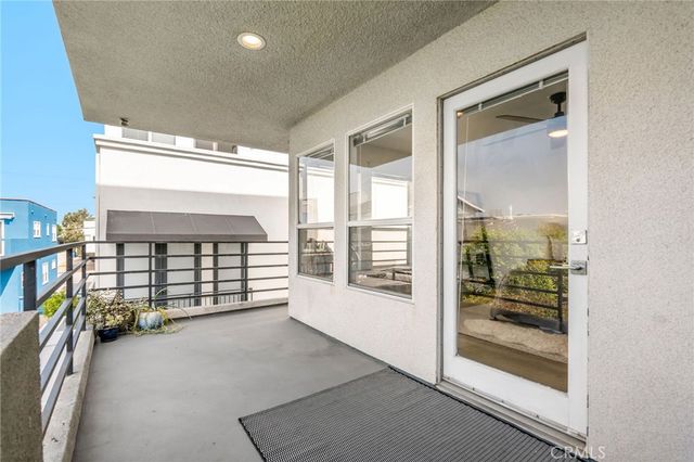 647 1st Place, Hermosa Beach, CA 90254
