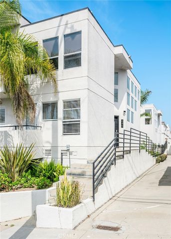 647 1st Place, Hermosa Beach, CA 90254