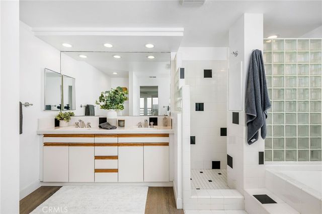 647 1st Place, Hermosa Beach, CA 90254