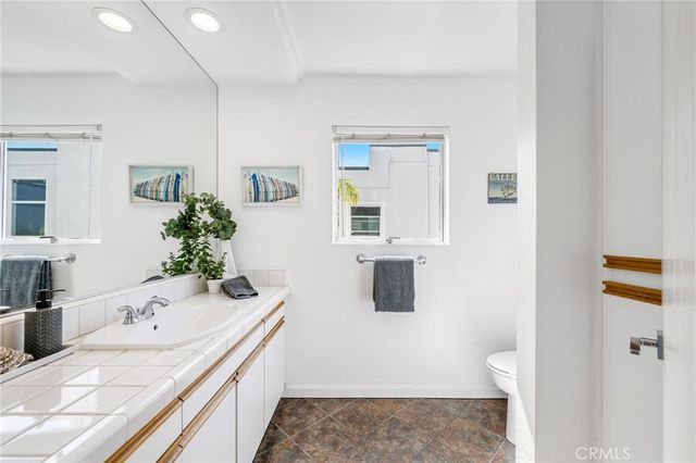 647 1st Place, Hermosa Beach, CA 90254