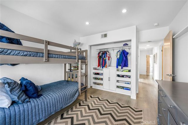 647 1st Place, Hermosa Beach, CA 90254