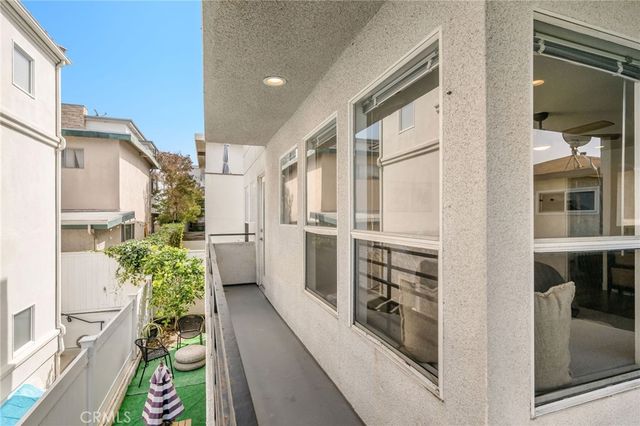 647 1st Place, Hermosa Beach, CA 90254