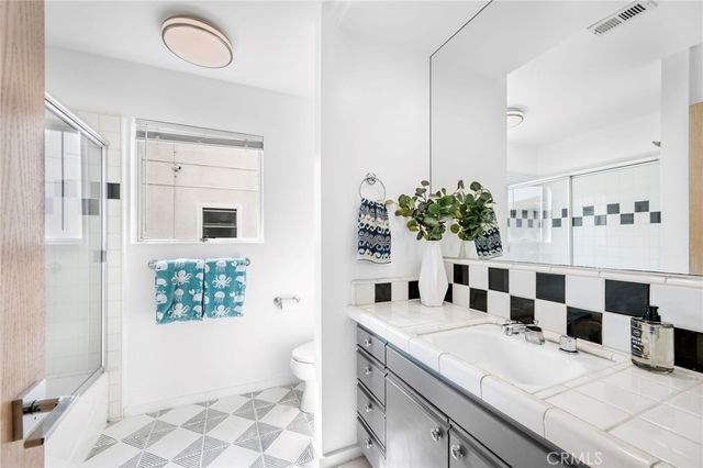 647 1st Place, Hermosa Beach, CA 90254