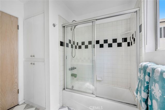 647 1st Place, Hermosa Beach, CA 90254