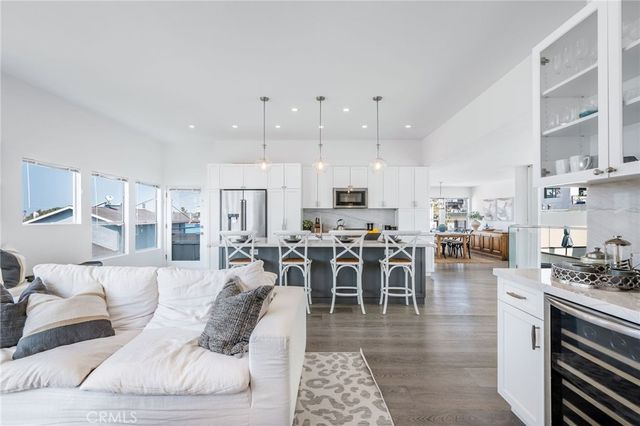 647 1st Place, Hermosa Beach, CA 90254