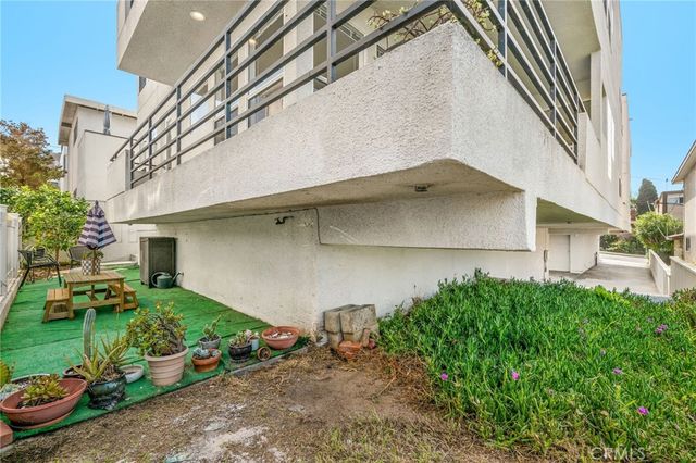 647 1st Place, Hermosa Beach, CA 90254