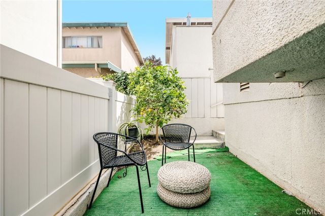 647 1st Place, Hermosa Beach, CA 90254