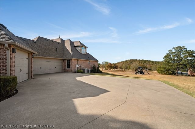 8331 Howard Hill Road, Fort Smith, AR 72916