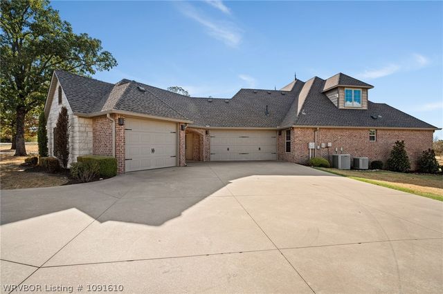 8331 Howard Hill Road, Fort Smith, AR 72916