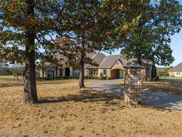 8331 Howard Hill Road, Fort Smith, AR 72916