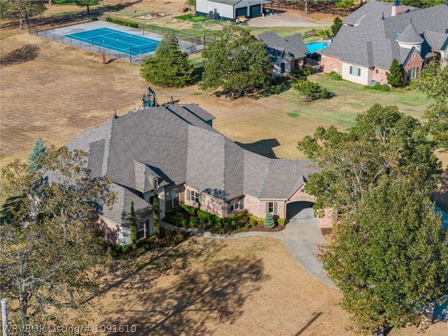 8331 Howard Hill Road, Fort Smith, AR 72916