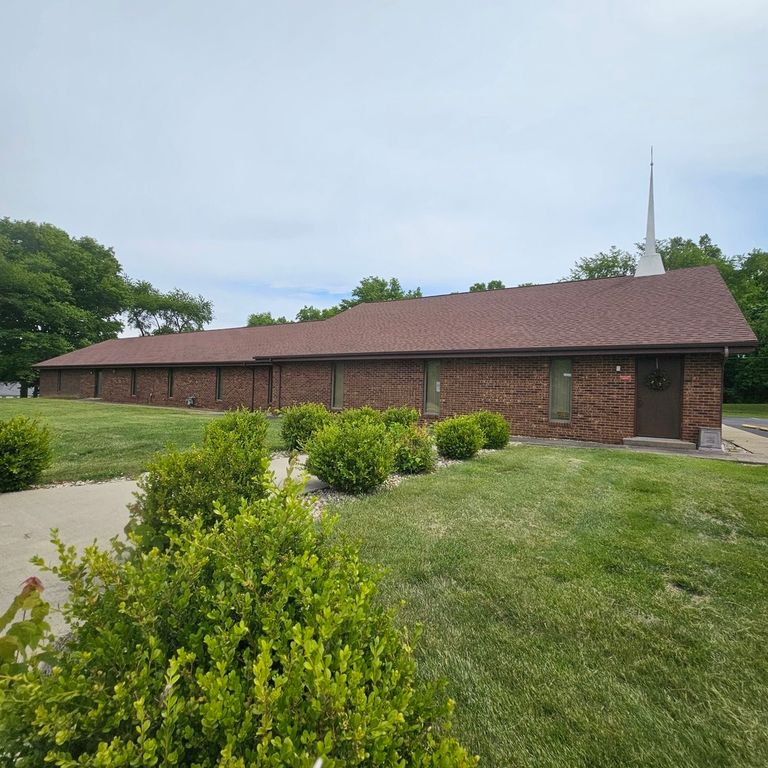 Image 2 of property listing at 1000 N 42nd Street, Mt Vernon, IL 62864