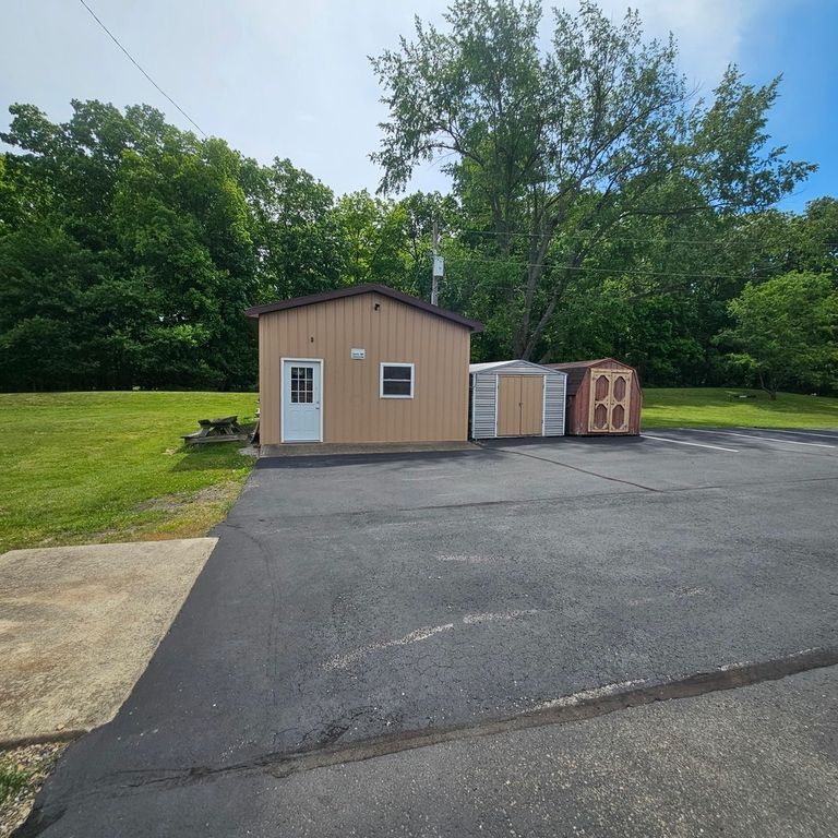 Image 11 of property listing at 1000 N 42nd Street, Mt Vernon, IL 62864