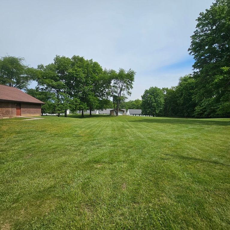 Image 12 of property listing at 1000 N 42nd Street, Mt Vernon, IL 62864