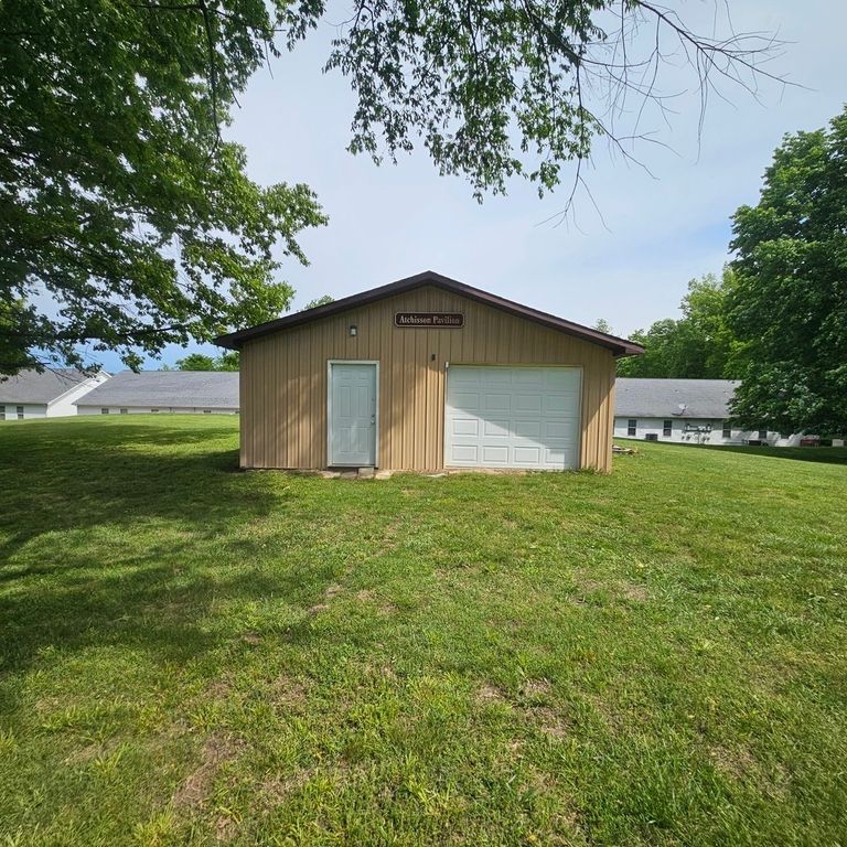 Image 14 of property listing at 1000 N 42nd Street, Mt Vernon, IL 62864