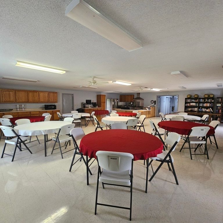 Image 20 of property listing at 1000 N 42nd Street, Mt Vernon, IL 62864